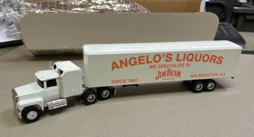 1:64 Die Cast semi trailer Ford Cab with Trailer ERTL #T366 Angelo's Liquors - Picture 1 of 7