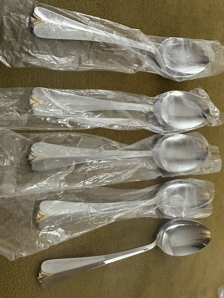 (7) Cucharas de sopa Rogers Co "Victoria" cubiertos de acero inoxidable Corea Stanley Roberts Foto 3 de 4