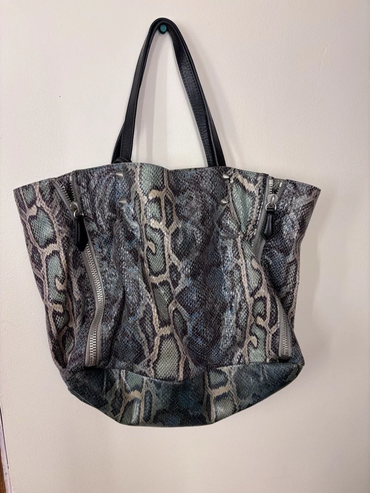 Bolso Cartera Sam Edelman Para Mujer Sobre el Hombro Azul Tachonado Imitación Piel de Serpiente Foto 2 de 4