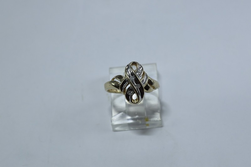 10K Yellow Gold Diamond Ring, Size 4, 2.4 Grams 