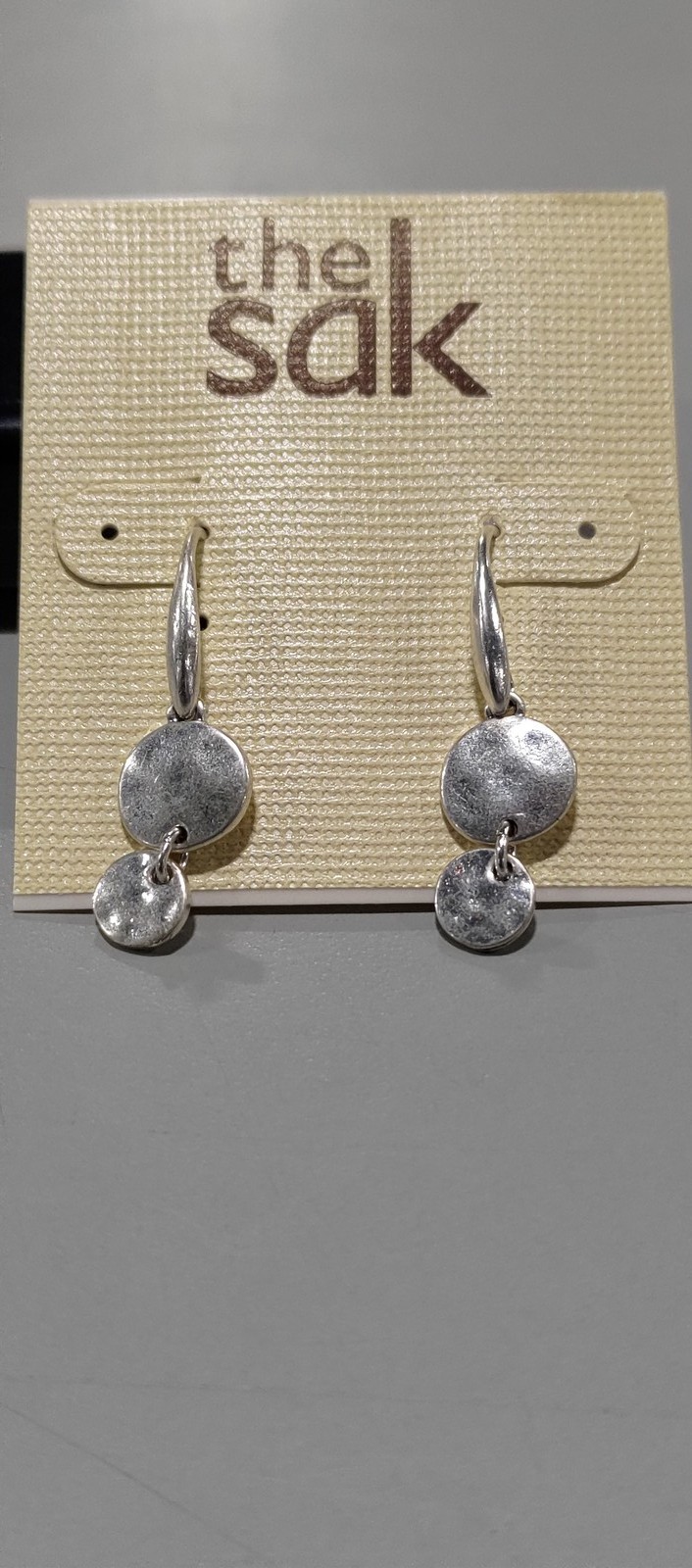 ВИСЯЧИЕ СЕРЬГИ В ФОРМЕ КРУГА С ЧЕКАНКОЙ САК - СЕРЕБРО 7690₽