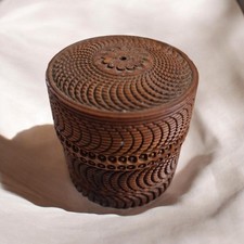 ​Ancien Porte-Chapelet en Ivoire Végétal (Corozo) – Travail de Tournage Fin