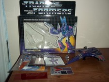 Hasbro Transformers G1 Decepticon Cyclonus w original box and insert 1986