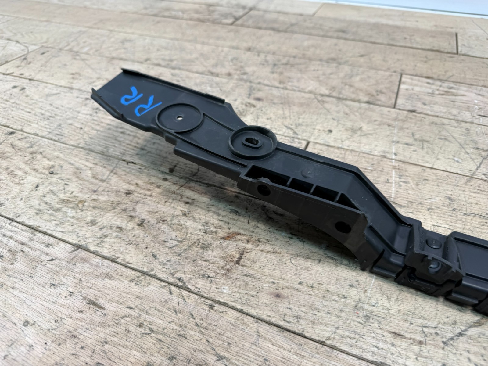 2013 BENTLEY CONTINENTAL GT OEM REAR RIGHT SIDE BUMPER BRACKET 3W3807864