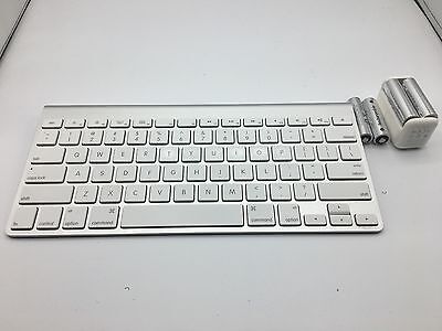 what does the apple bluetooth keyboard batteries