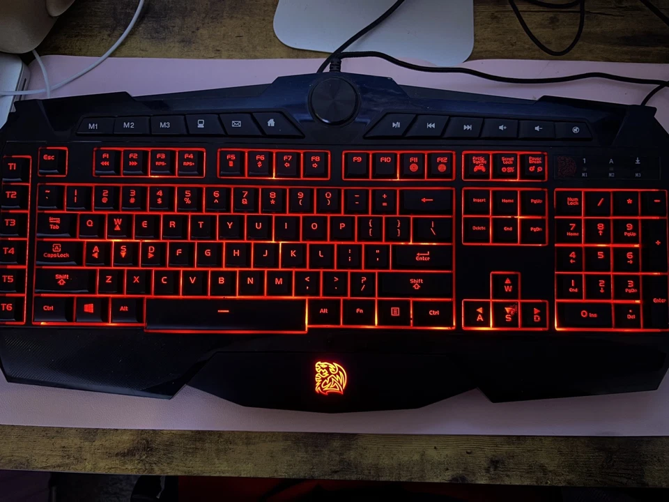 Thermaltake Tt Esports Challenger Prime Gaming Keyboard KB-CHM Red/Blue Light - Image 2 of 4