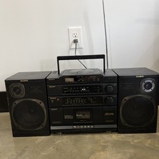 Vintage Sony CFD-445 Boombox CD CASSETTE AM/FM Cassette Player Does Not Work