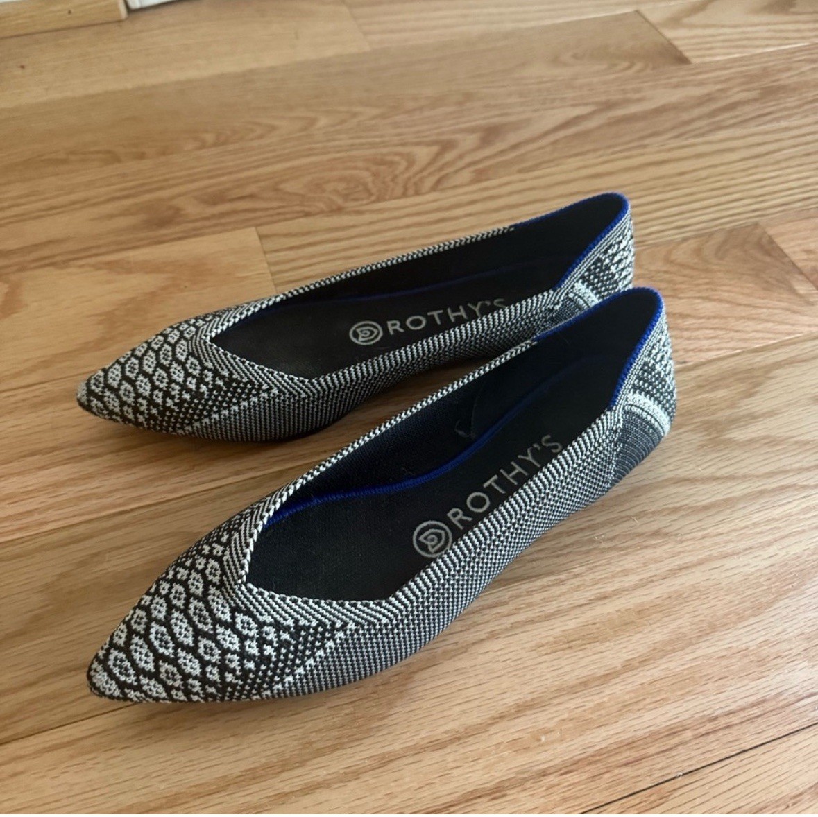 Rothy’s “The Point” Python Flats Size 7 Black & W… - image 4
