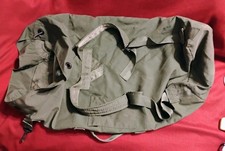 US Army Military 36" green duffle bag, shoulder straps, good nice condition