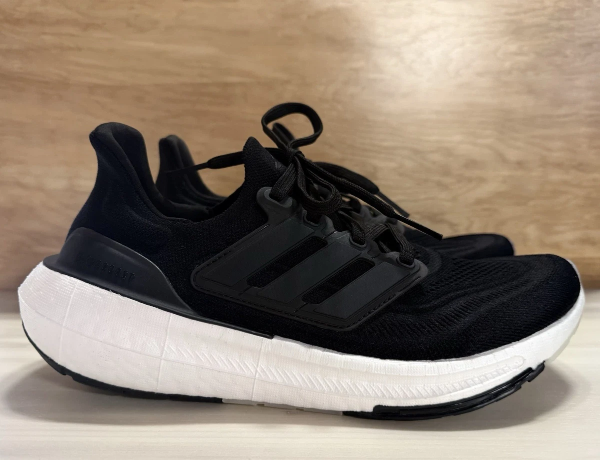 adidas UltraBoost Women Women’s Adidas Ultraboost black size 8 1/2 main image 0