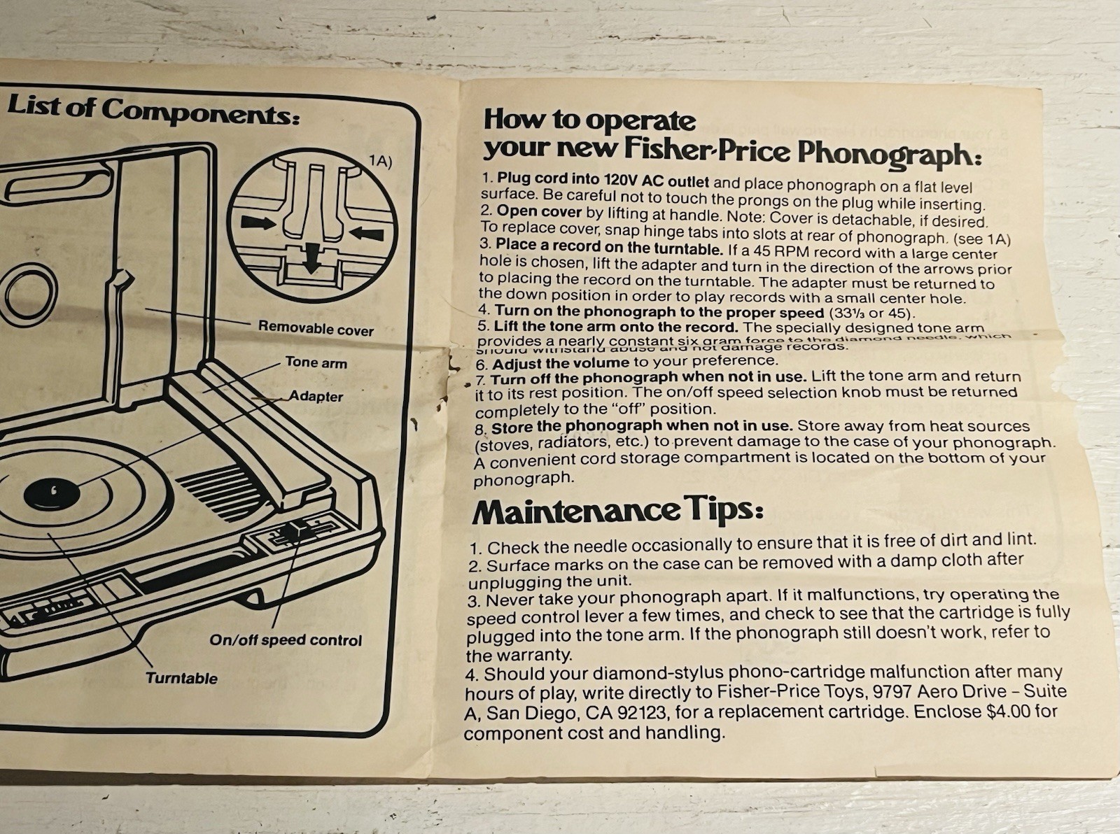 Fisher Price Phonograph  1978 #825 w/ Original Box and Owner's manual Powers On!