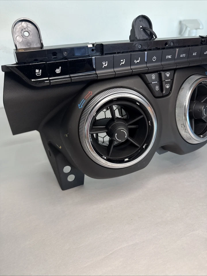 Interruptor de control de clima de aire acondicionado de calefacción de tablero 84441501 Chevrolet Camaro 2018-24 Foto 4 de 4