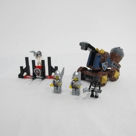 LEGO Castle 7091: Knight's Catapult Defense Set. Complete with instructions