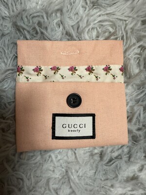 Gucci Beauty Pink Pocket Comb with Floral Pouch Gucci | Hair | Gucci Beauty Pocket Comb Floral Lined Pouch  main image 2