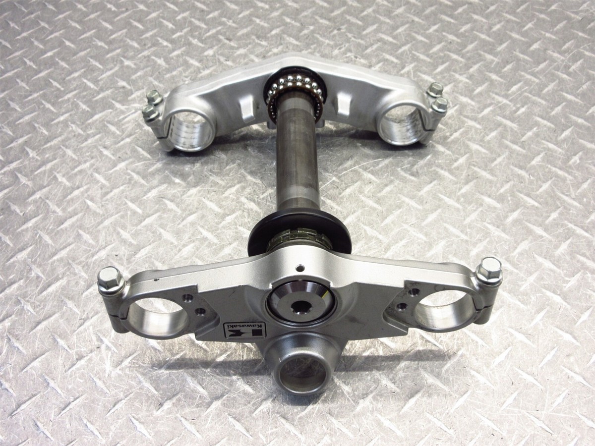 ゾロ200 2004 02-05 Kawasaki ZZR1200 ZX1200 Triple Tree Fork Tube Clamp