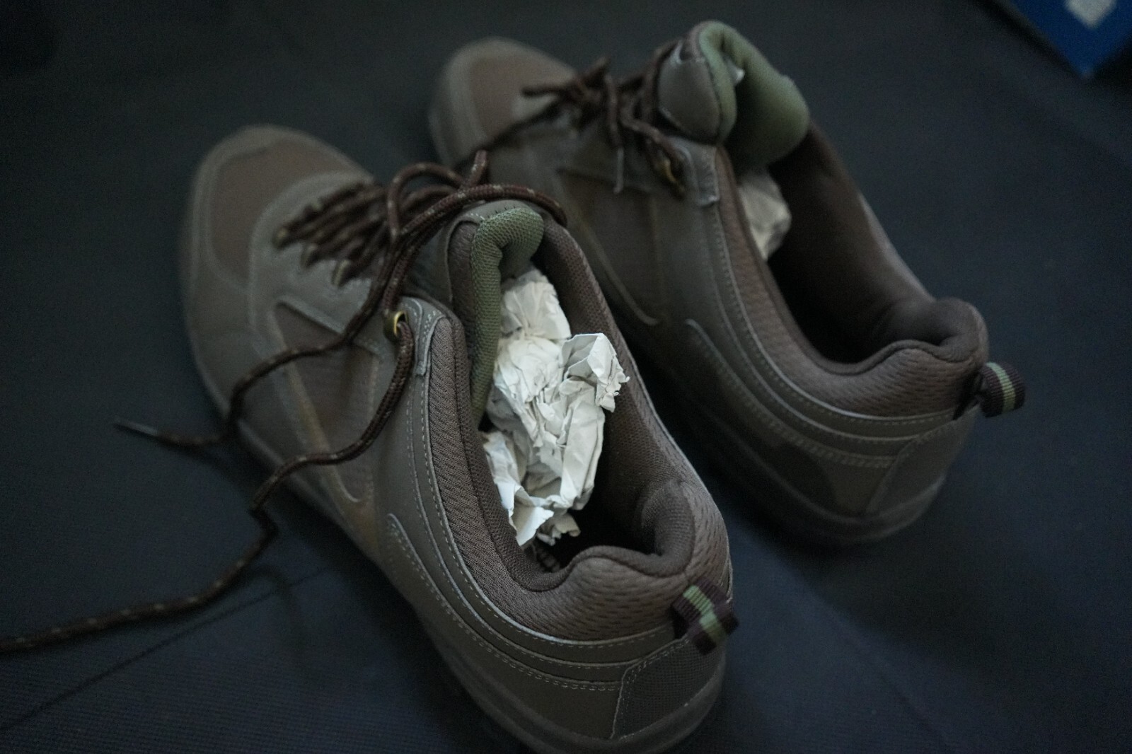 Size 11 Mountain Warehouse MCLOED Shoe Khaki - New with box - RRP 33.99! image 5