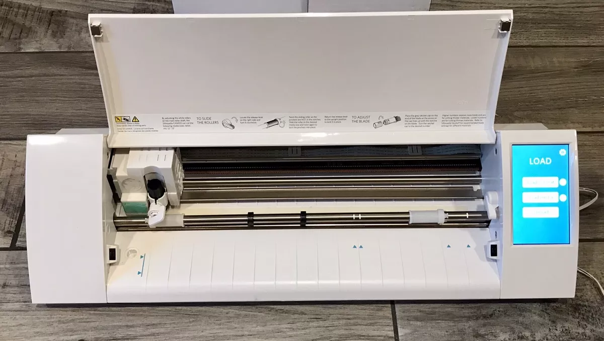 Silhouette CAMEO 2 - 3T Electric Cutting Machine With Extras