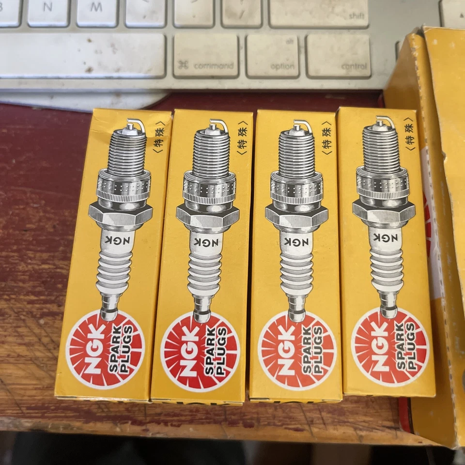 Paquete de 8 bujías de níquel NGK 3212 auténticas genuinas B6L RARAS ANTIGUAS NOS 100 % REALES Foto 4 de 4