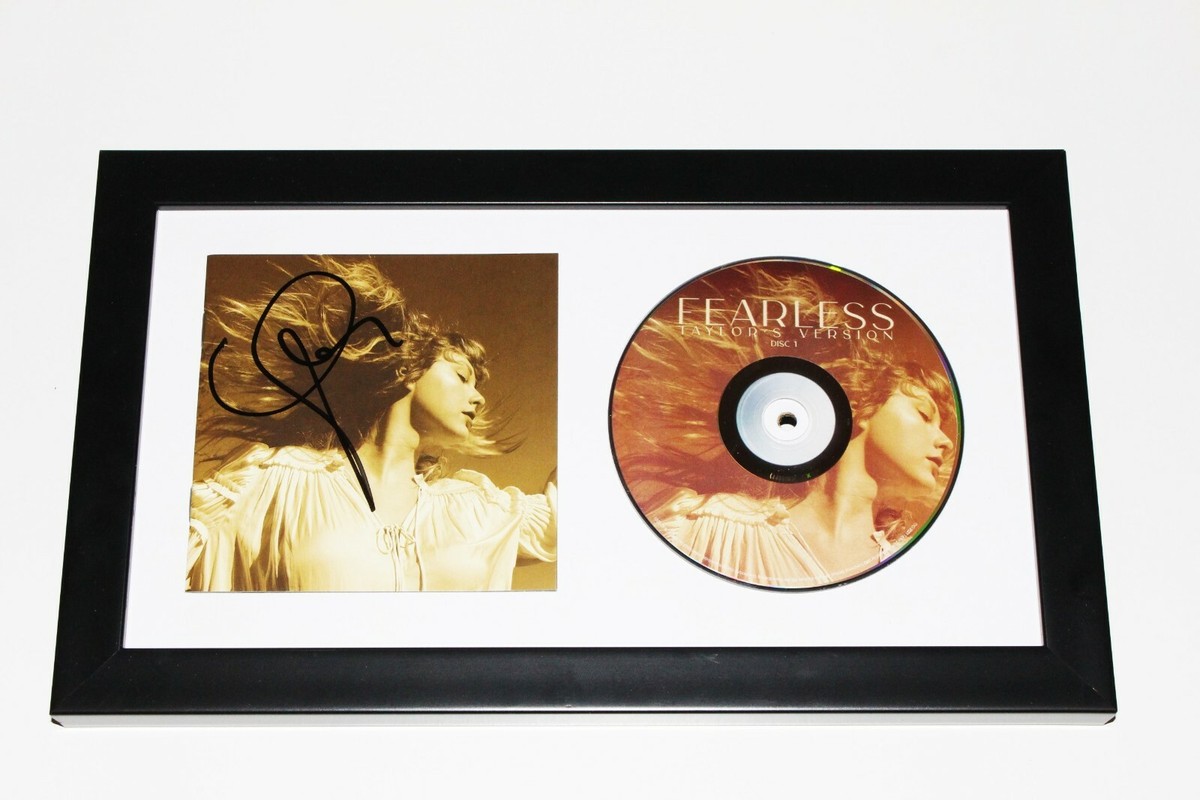TAYLOR SWIFT SIGNED FRAMED FEARLESS CD ALBUM COVER COA 1989