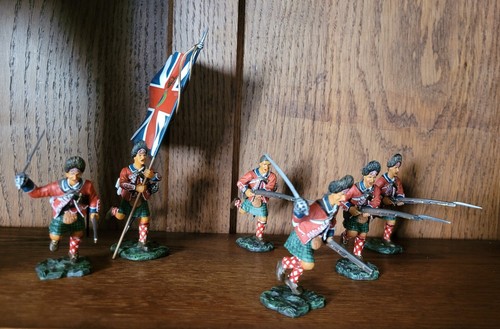Frontline Figures IBGW2 and IBGW3 - Black Watch Grenadiers Charging with Colour - Picture 2 of 9