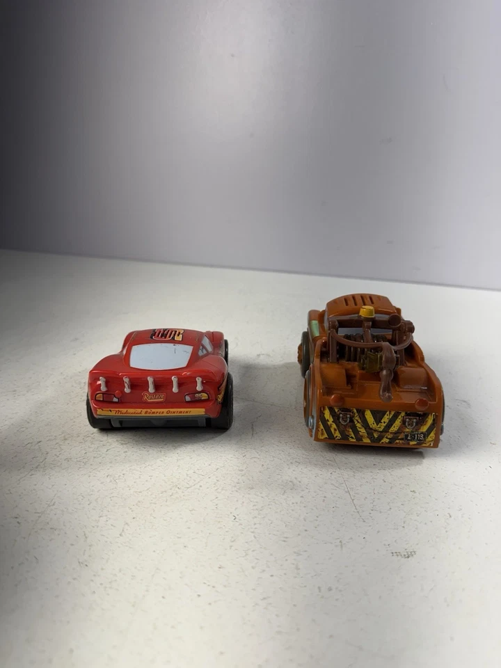 Disney Pixar Cars Shake N Go Lightning McQueen Tow Mater Bundle 2005 Foto 4 de 4