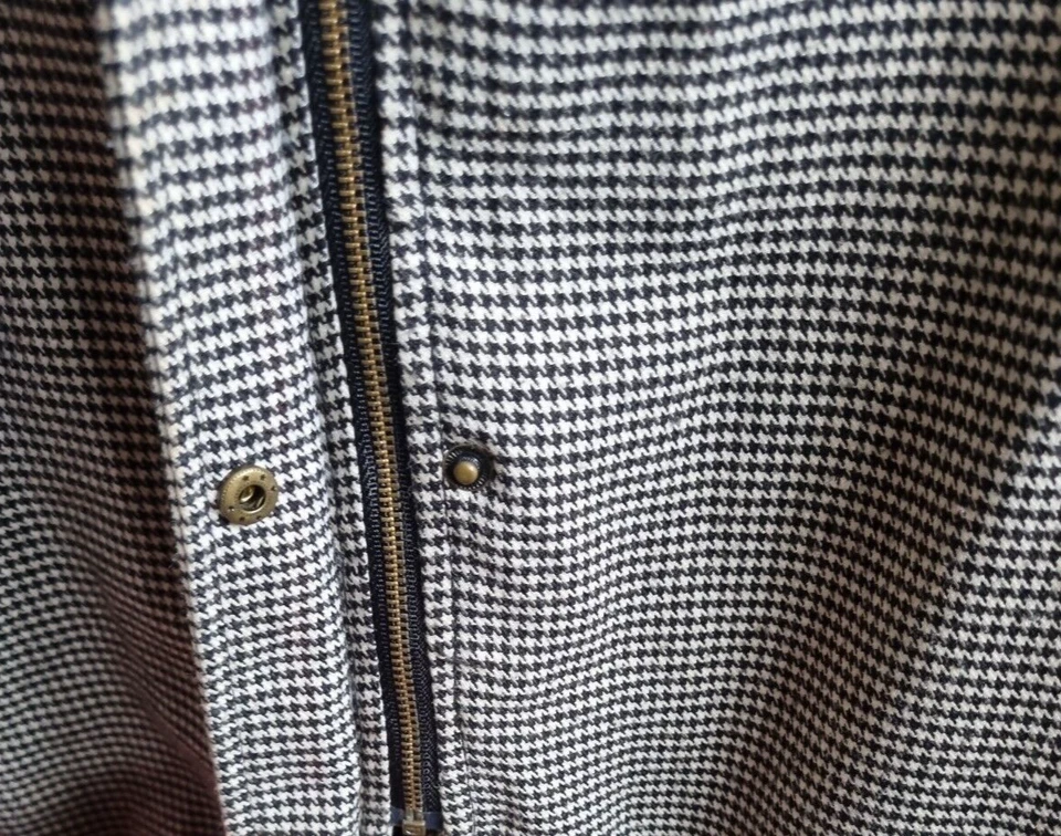 VOLCOM SCOUT AUSTRALIA BLACK/WHITE CHECK HOODED JACKET FRONT ZIP SIZE 10 - Image 3 of 4