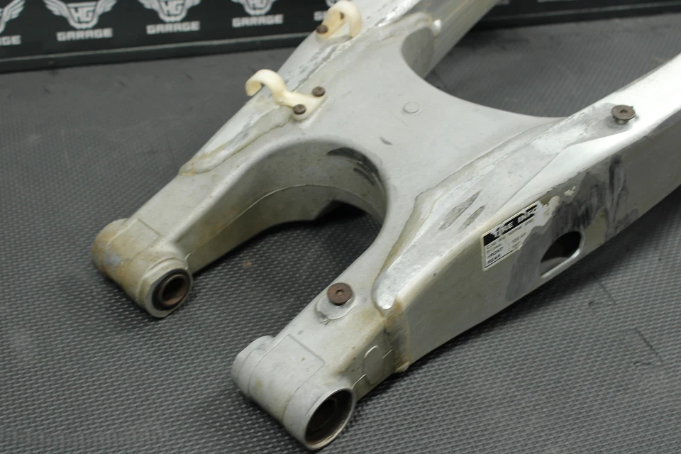 Yamaha YZ450F 2005 OEM basculante brazo oscilante suspensión 1C3-22110-00-00 ¡leer descripción! Foto 4 de 4