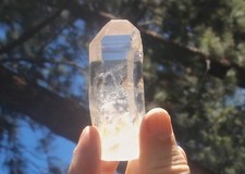 quartz-crystal-free-standing-point-beautifully-clear-60-grams-21-ounces-brazil