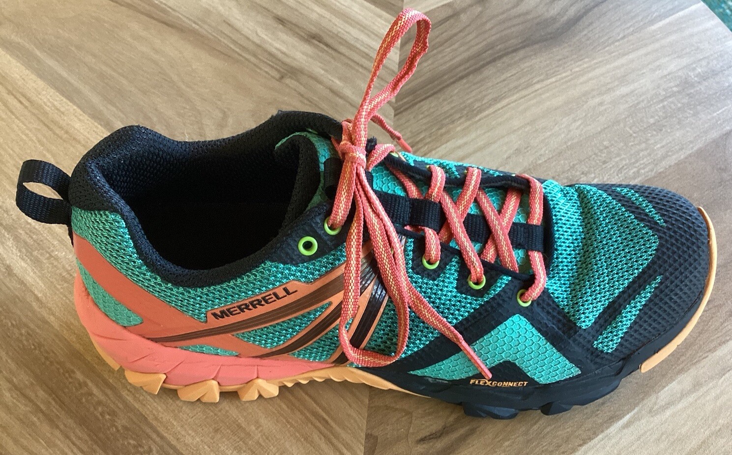 Scarpe da corsa Merrell Flex da donna per escursionismo trail taglia 9 5 Fruit Punch