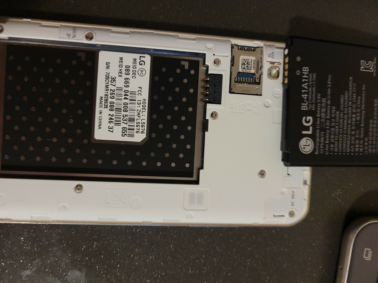 LG TRIBUTE HD - (BOOST MOBILE) WORKS, PLEASE READ!! 41102