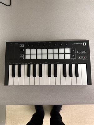 Novation Launchkey Mini Mk2 25-Key Midi Keyboard Music Controller Unit w USB