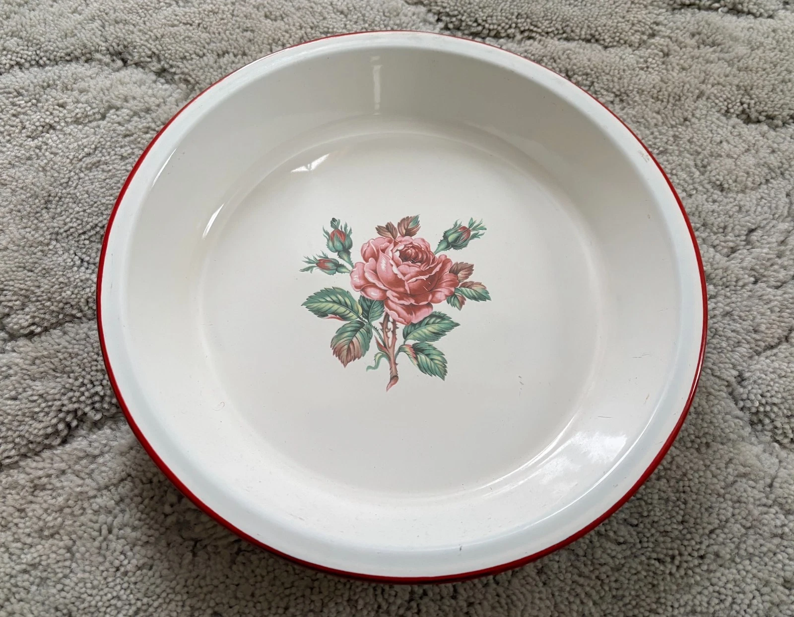 Rare Vintage Enamelware Pie Plate With Rose Motif 11in Metal Red Trim