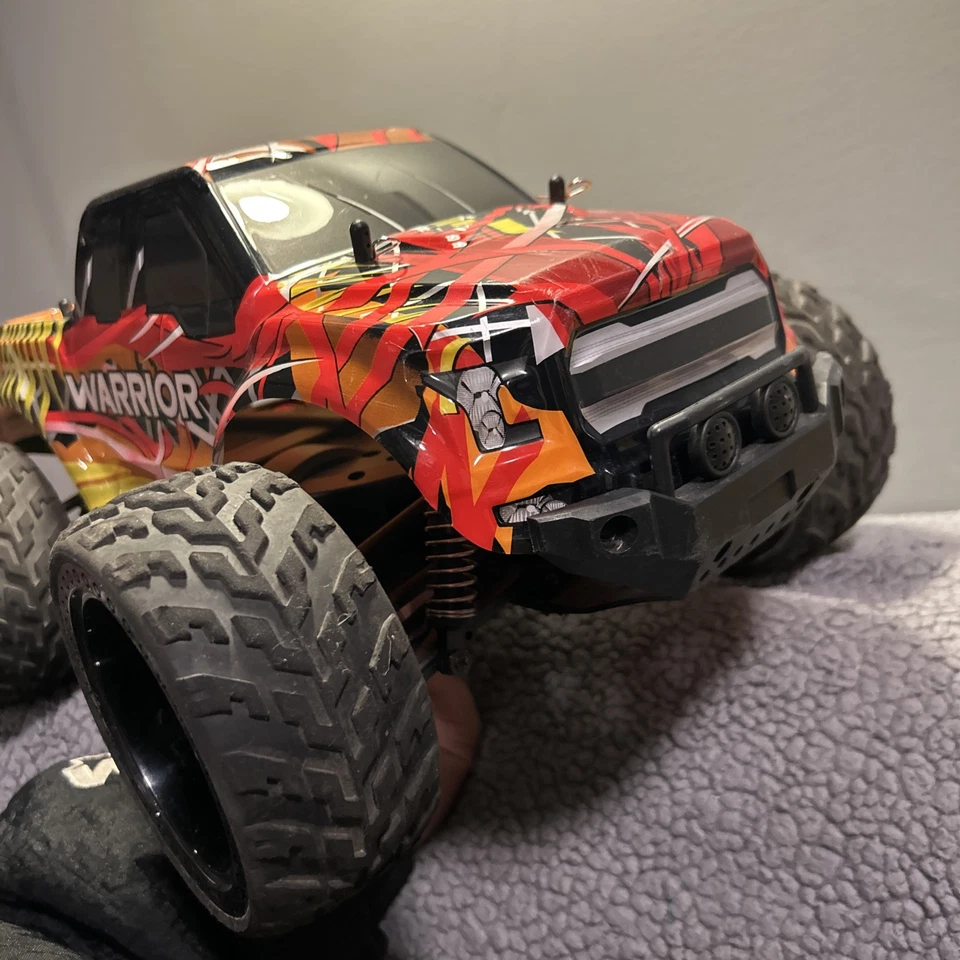 Camión de carreras de control remoto Road Warrior camión de carreras RELLAMADO Foto 2 de 4
