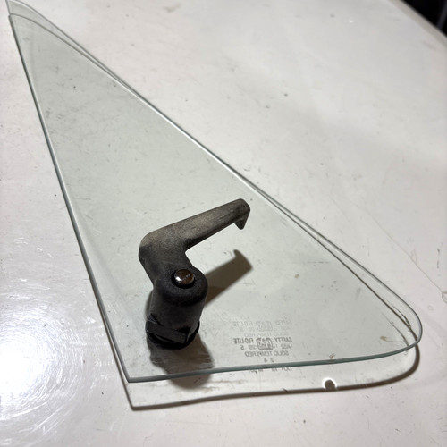 1982-1991 Chevrolet C/K vent glass (LH driver-side) wing window (C10-K30)