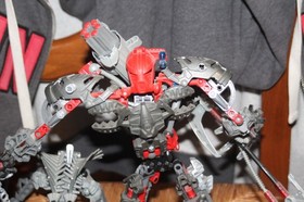 LEGO Bionicle: Maxilos & Spinax 8924 (2007) Complete