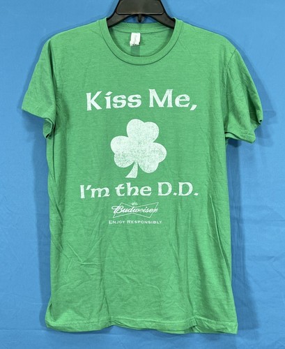 KISS ME I'M THE DD Budweiser Beer ST PATRICK'S DAY Green 4-LEAF CLOVER T-Shirt M