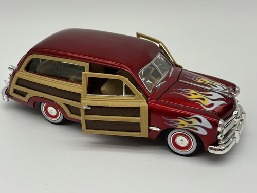 Vtg 1:24 MotorMax 1949 Ford Woody Wagon Diecast Model Car Woody Red 73260 68055