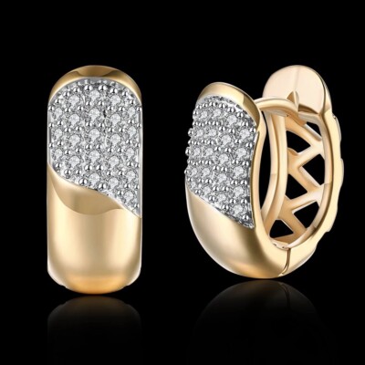 18K GOLD GEFÜLLT CUT OUT CREOLEN HUGGIES OHRRINGE MIT SWAROVSKI KRISTALLEN