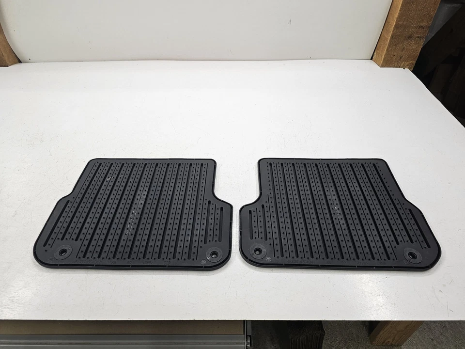 Alfombrillas de goma traseras para conductor y pasajero Audi A6 Quattro 3.0 OEM 2009-2011 0342 Foto 4 de 4