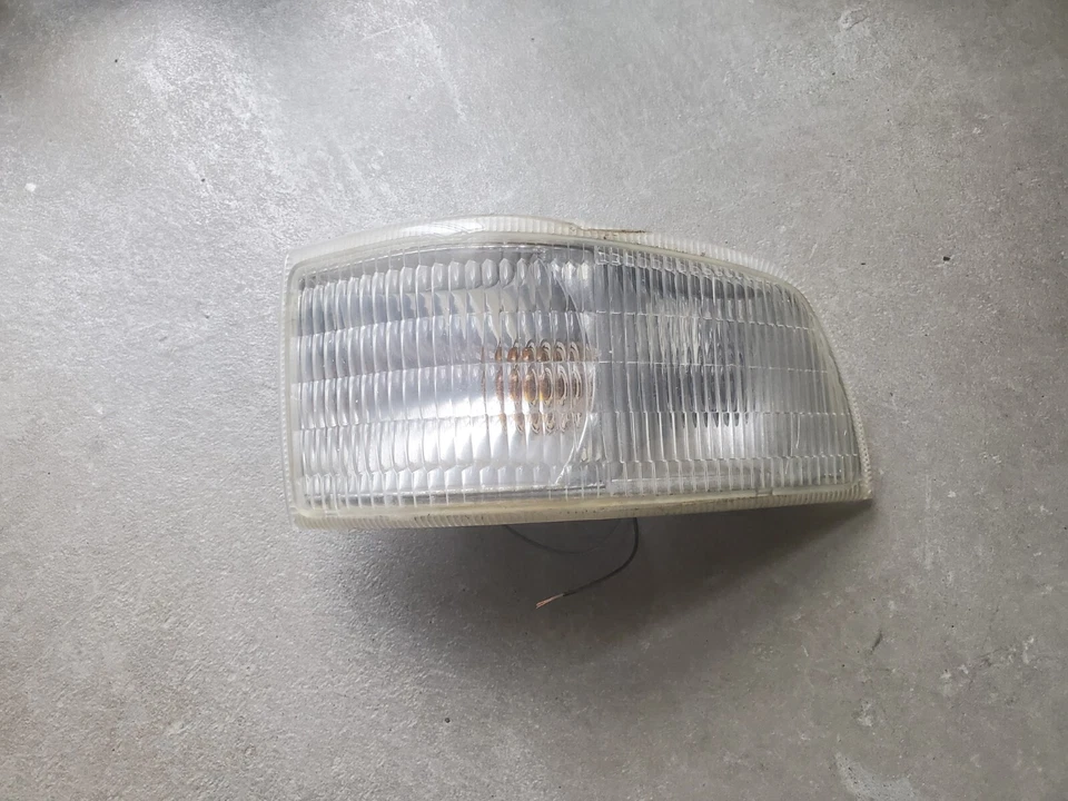 1992-1996 Buick Roadmaster 2 Bulb LH Driver Turn Signal Corner Marker - Imagem 4 de 4