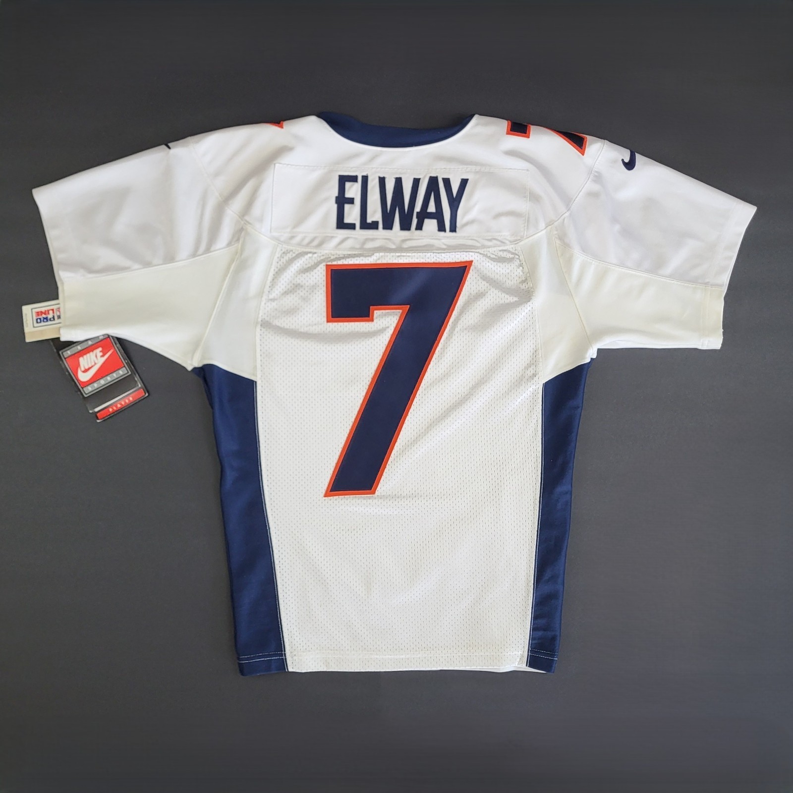 Vintage Denver Broncos John Elway #7 Jersey Nike Pro line Size 44 White Stitched