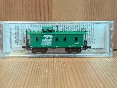 MICRO-TRAINS Line N Scale BURLINGTON NORTHERN 10926 34' Green Caboose 51090 NEW