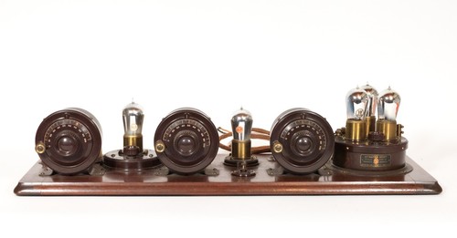 Excellent 1924 Atwater Kent 10c Breadboard Radio w/Tipped Tubes & Manual * Works
