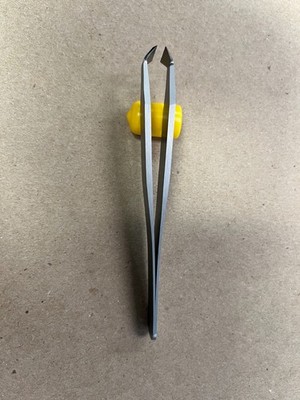 One pair of 15A style, 4 1/2 inch Wire Cutting Tweezers