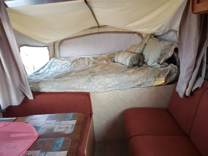2006 Starcraft Travel Star 21’ – Lightweight Triple Hybrid Camper - Image 3