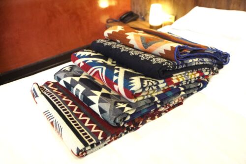 Alpaca Wool Blanket, 94 x 78 - Ultra Soft- Reversible 2 in 1-Premium Alpaca Wool - Picture 8 of 9