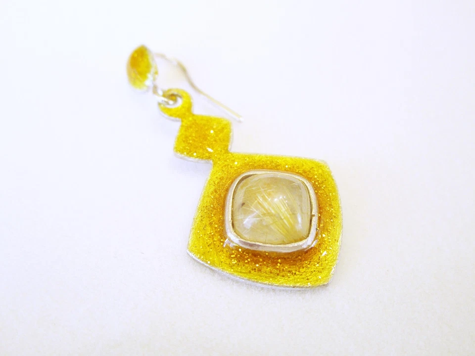 Orecchini in Argento 925 con Quarzo Rutilato e Smaltatura dorata con glitter - Immagine 4 di 4