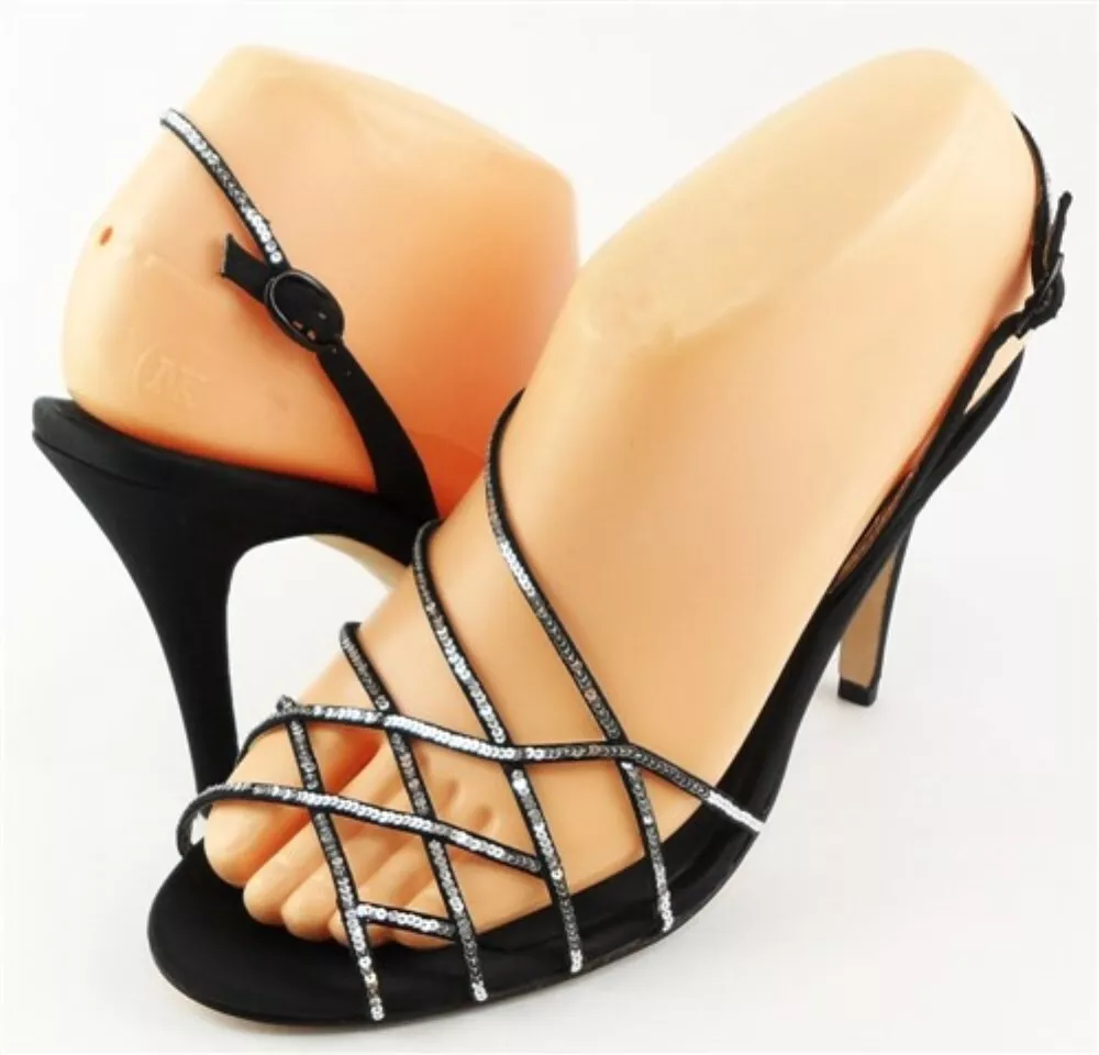 2022 New Arrivals Women Shoes Ankle Strap Low Heel Sandals - China Designer  Shoe and Ladies Shoes price | Made-in-China.com