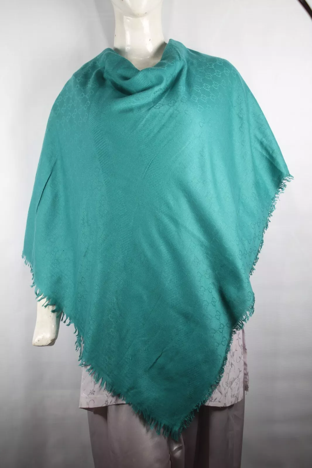 Authentique écharpe Gucci châle étole monogramme GG vert mer 35% cachemire 35% laine
