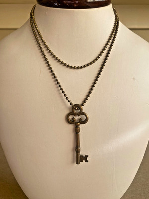 Vintage Gold Brass Color Key Pendant Beaded Chain Long Necklace Jewelry Unisex